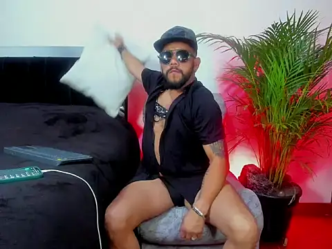 King bear 25 online show from March 2, 3:40 am