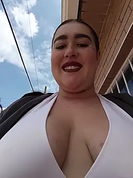 Freckless  online show from April 22, 3:41 pm