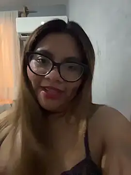 Snapshot of ludmila_x chatting on March 3, 5:25 am ludmila x online show from March 3, 5:25 am