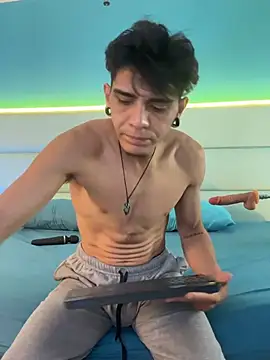 abrilandjulian online show from March 10, 11:47 am