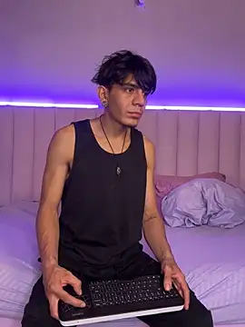 abrilandjulian online show from March 28, 12:06 pm