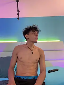 abrilandjulian online show from March 17, 11:57 am