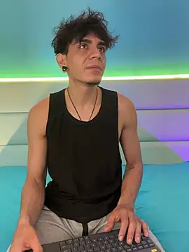 abrilandjulian online show from March 24, 11:43 am