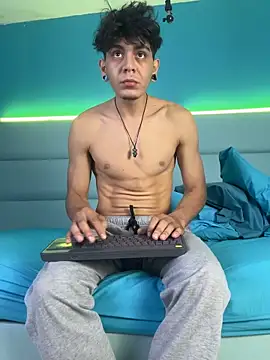 abrilandjulian online show from February 24, 11:44 am