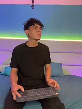 abrilandjulian online show from March 16, 11:47 am