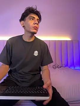 abrilandjulian online show from May 15, 12:25 pm