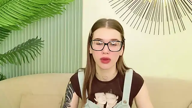 Hana Watt online show from March 13, 5:56 am