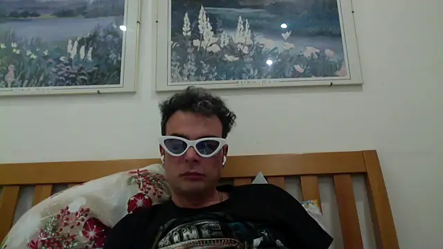 ItalianCurl18cm85 online show from February 13, 8:25 am