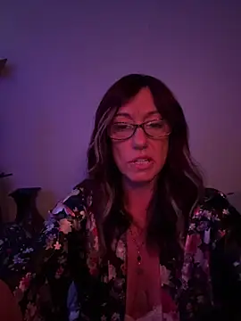 Trophy Milf online show from February 13, 11:10 am