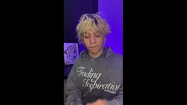 prince oliverr online show from April 1, 2:46 am