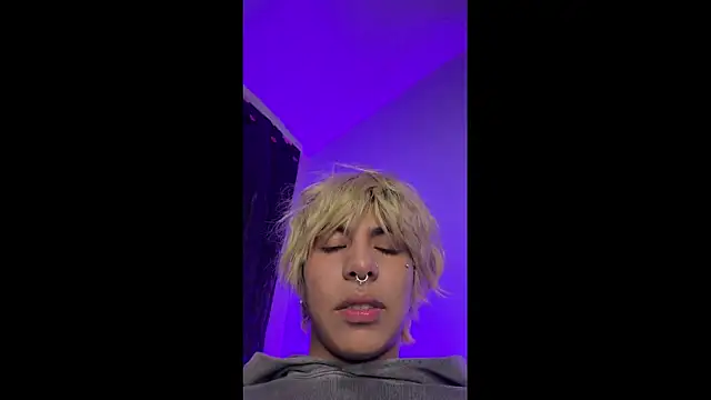 prince oliverr online show from April 6, 6:09 pm