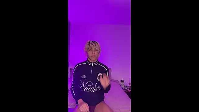 prince oliverr online show from April 15, 6:19 am