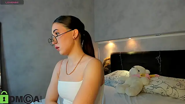 Emily Lews online show from March 6, 1:00 am