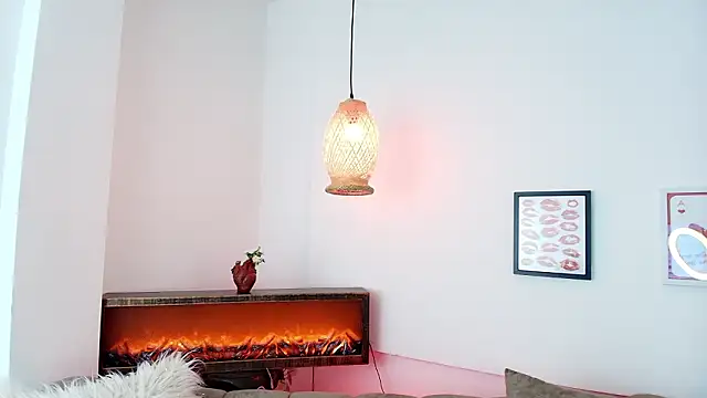 sweet-moon online show from March 11, 2:00 pm