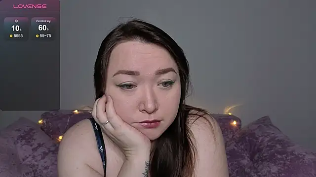 Snapshot of Daina_waga chatting on February 21, 1:40 am Daina waga online show from February 21, 1:40 am