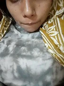 Horny Girl VIP online show from April 11, 5:48 am