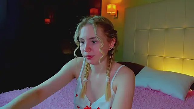 Linda  Bloom online show from April 10, 1:12 am