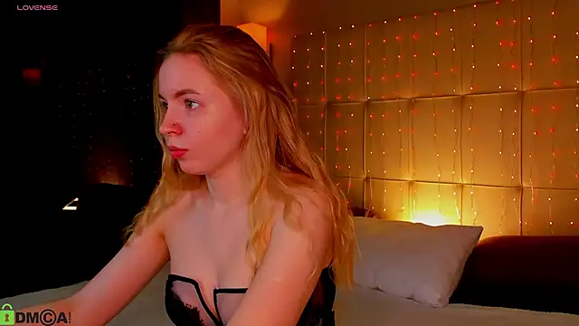 Linda  Bloom online show from April 14, 12:59 am