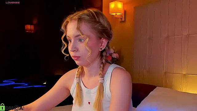 Linda  Bloom online show from April 19, 12:44 am