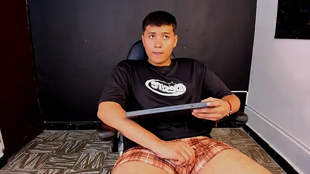 Snapshot of lalitopp chatting on March 14, 2:28 am lalitopp online show from March 14, 2:28 am