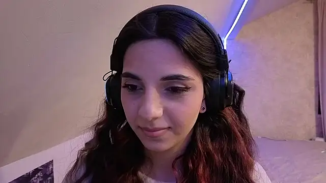 Blissmissataeses online show from March 3, 12:45 pm