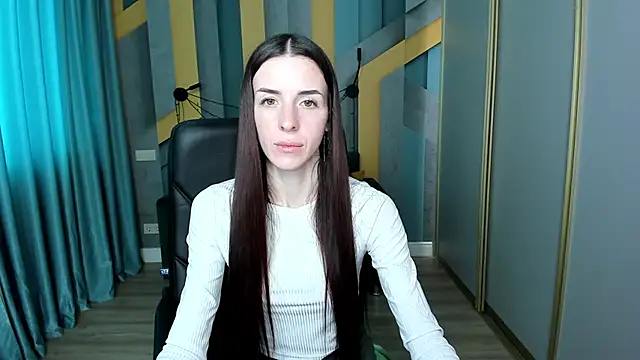 NoirDiva online show from March 14, 1:17 pm