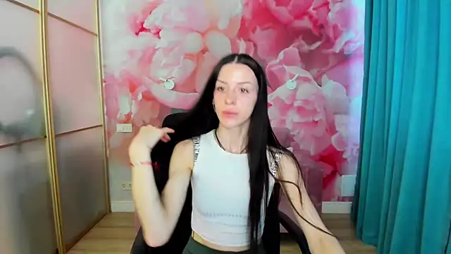 NoirDiva online show from May 19, 5:58 am