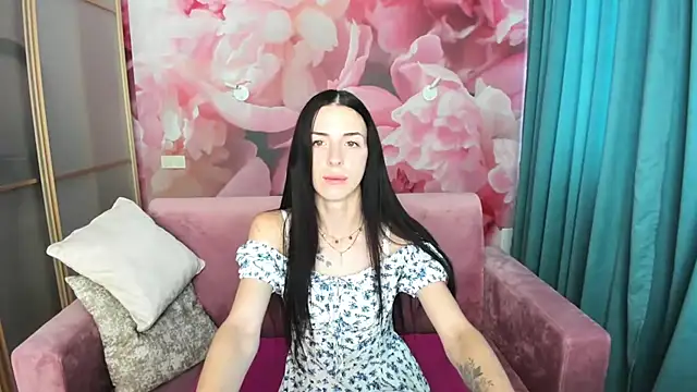 Snapshot of NoirDiva chatting on July 7, 5:43 am NoirDiva online show from July 7, 5:43 am