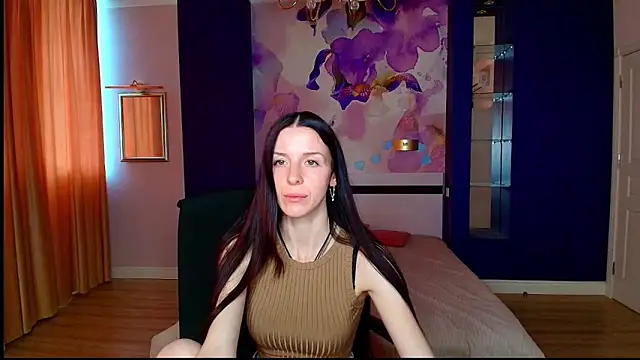 NoirDiva online show from May 12, 11:38 am