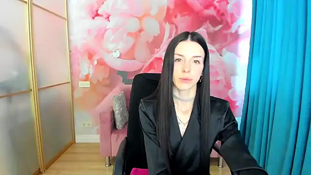 NoirDiva online show from April 15, 5:57 am