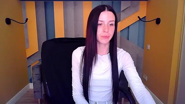 NoirDiva online show from May 9, 12:08 pm