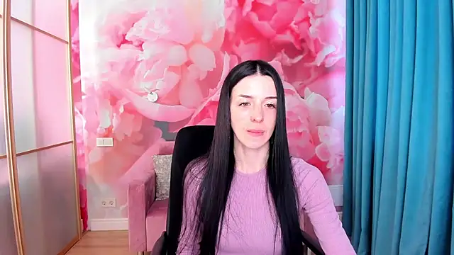 NoirDiva online show from March 25, 6:46 am