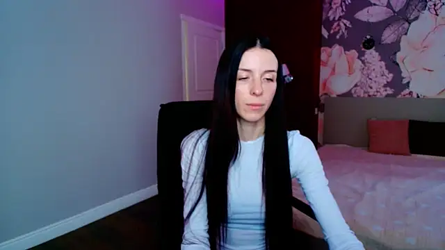 NoirDiva online show from April 9, 12:22 pm