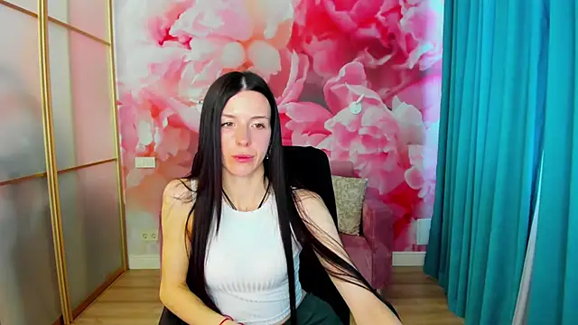 NoirDiva online show from May 5, 5:54 am