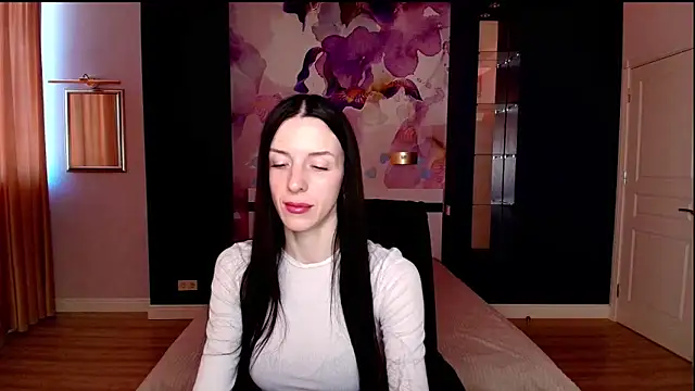 NoirDiva online show from April 13, 6:17 am