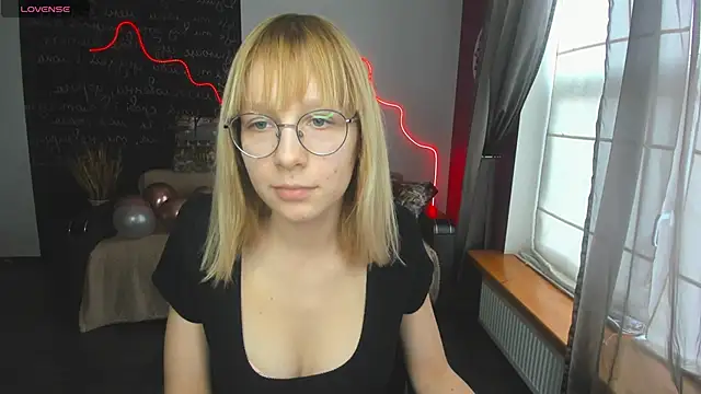 Snapshot of CandicaHoney chatting on February 23, 12:39 pm CandicaHoney online show from February 23, 12:39 pm