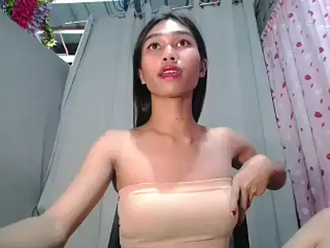 Snapshot of katrina_bigcock69 chatting on May 19, 11:50 am katrina bigcock69 online show from May 19, 11:50 am
