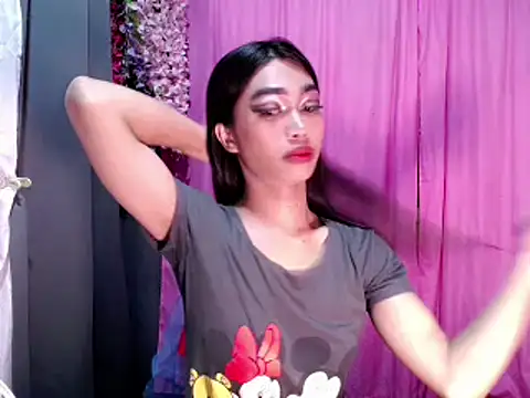 Snapshot of katrina_bigcock69 chatting on February 16, 3:21 pm katrina bigcock69 online show from February 16, 3:21 pm