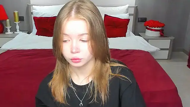 Snapshot of Violetta__Dreams chatting on May 7, 4:17 am Violetta Dreams online show from May 7, 4:17 am