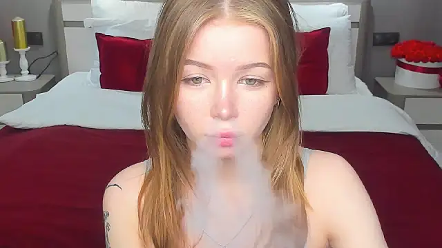 Snapshot of Violetta__Dreams chatting on May 12, 6:36 pm Violetta Dreams online show from May 12, 6:36 pm