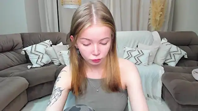 Snapshot of Violetta__Dreams chatting on May 25, 4:56 am Violetta Dreams online show from May 25, 4:56 am
