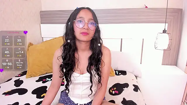 Emilyblussh online show from March 31, 7:38 pm