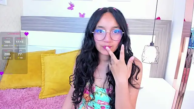 Emilyblussh online show from April 13, 6:45 pm