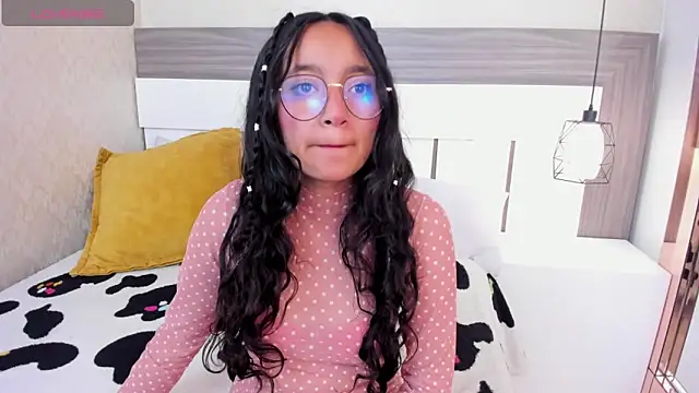 Emilyblussh online show from March 10, 2:32 pm