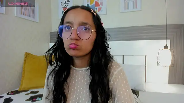 Emilyblussh online show from February 28, 3:55 pm