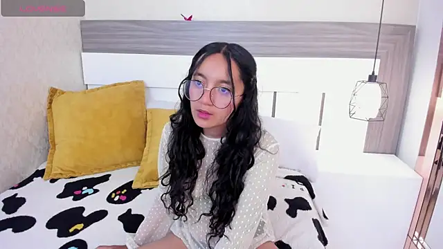 Emilyblussh online show from March 11, 6:35 pm