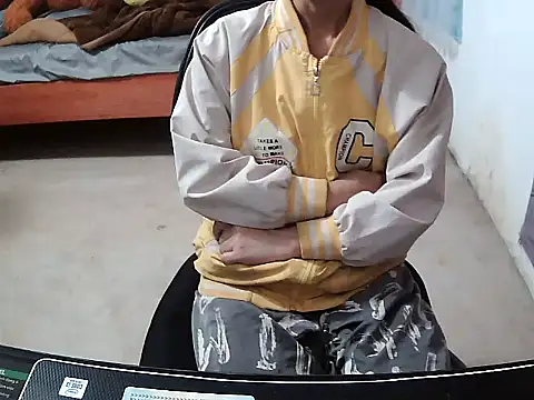 Snapshot of Lunababty chatting on February 13, 1:44 pm Lunababty online show from February 13, 1:44 pm