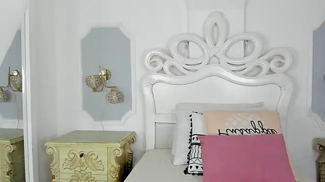 pinkmoon30 online show from March 23, 5:13 pm