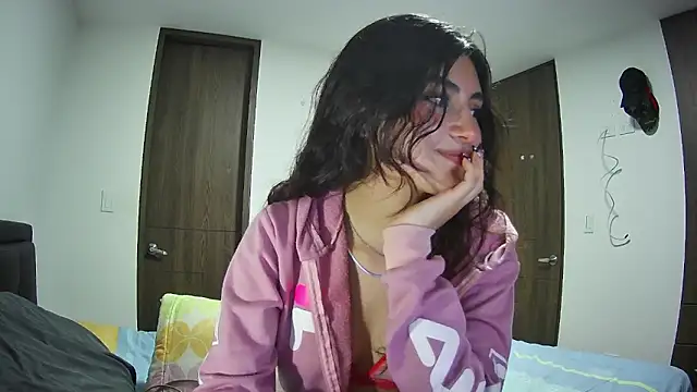 Snapshot of luna_valmont06 chatting on March 28, 10:22 pm luna valmont06 online show from March 28, 10:22 pm