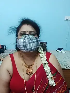 Snapshot of Kannadasexywifes chatting on May 17, 11:43 am Kannadasexywifes online show from May 17, 11:43 am